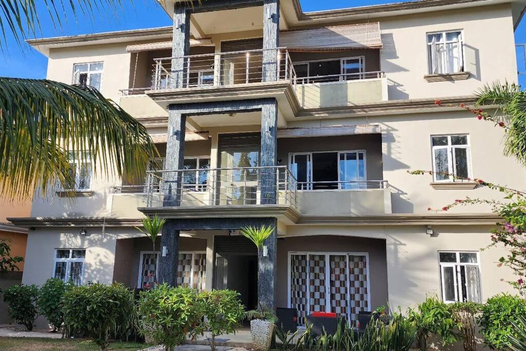Number 8, 2Nd Floor, Pebble Bay Apartments Grand-Baie Exterior photo